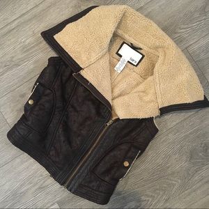 ❌SOLD❌Vegan Leather brown vest faux fur lining